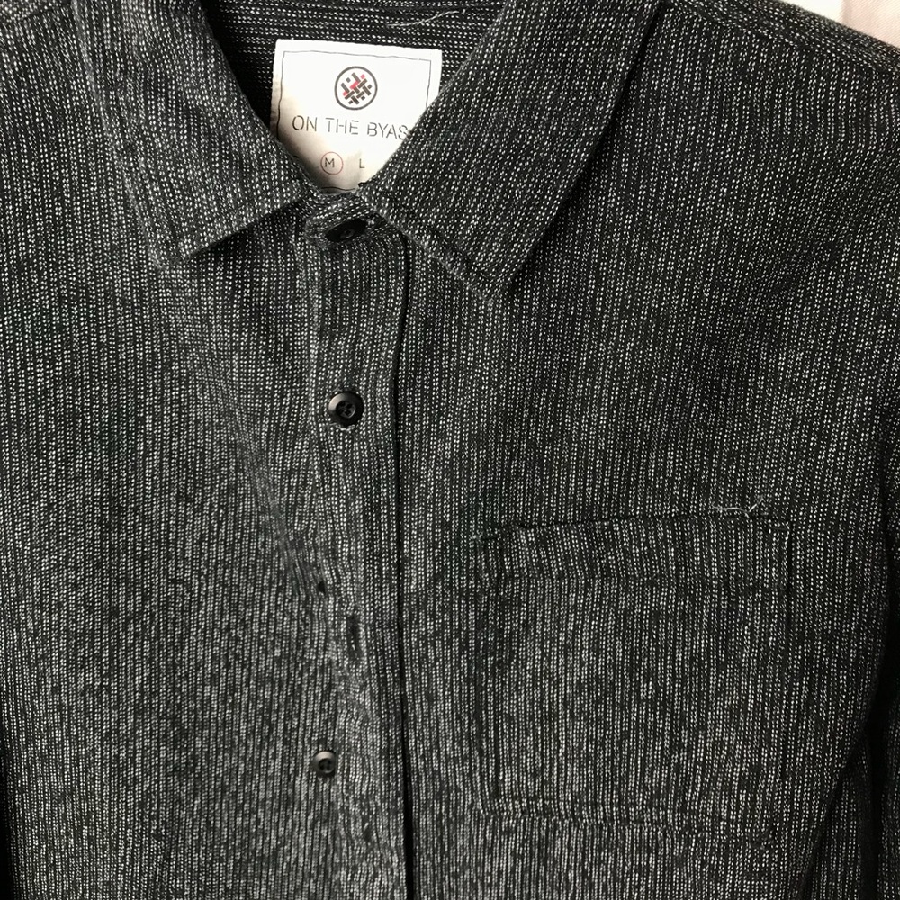 Static button down - Picture 2 of 7